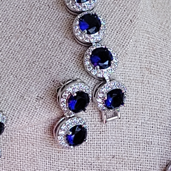 Vintage Beautiful Jewelry Set Necklace Is 18" Bracelet 7" - Picture 5 of 15